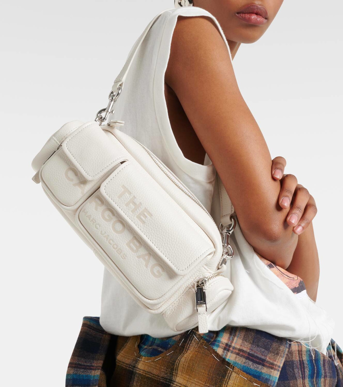 素敵＜Marc Jacobs＞'The Leather Cargo' バッグ オフホワイト Marc Jacobs The Leather Cargo Bag | Neutrals | FARFETCH