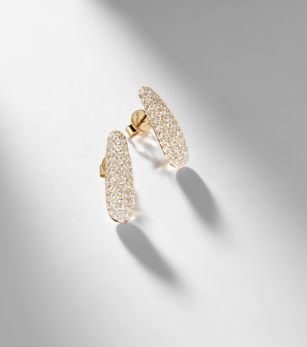 Anita Ko Claire Petite 18kt gold (750/1000) earrings with diamonds