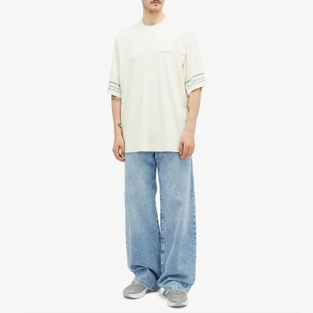 Givenchy ホワイト Flowers Tシャツ Givenchy】ホワイト Flowers Tシャツ