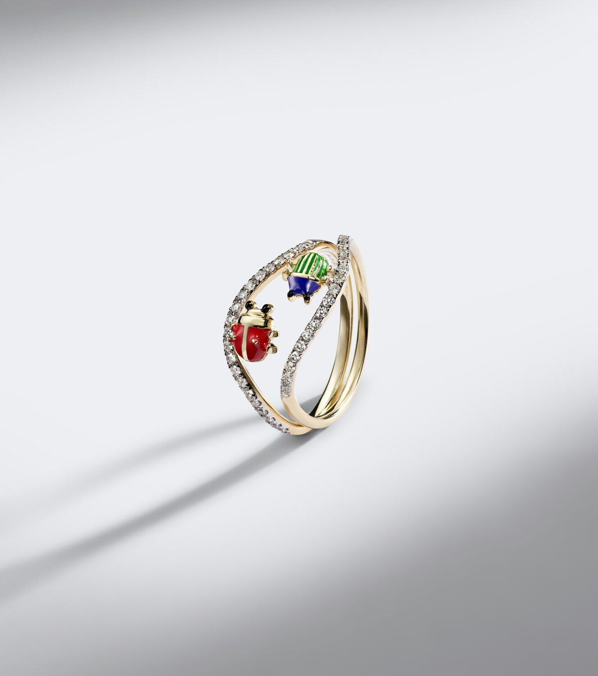 Yvonne Léon Alliance Coccinelle Scarabée Mini 9kt gold and enamel ring with diamonds