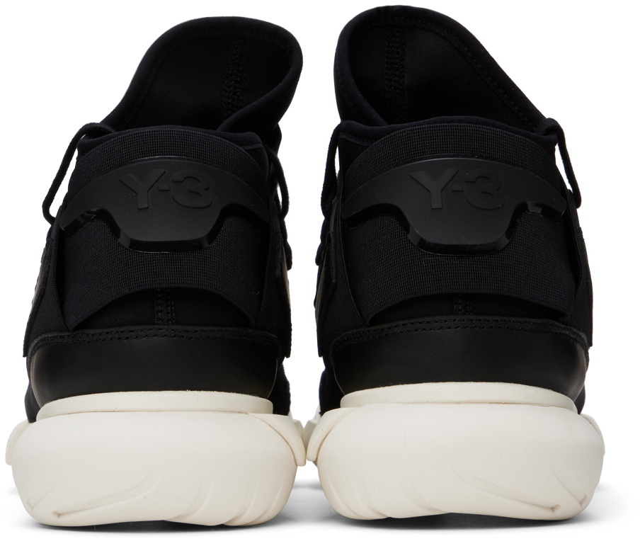 Yaras Sneakers in Black