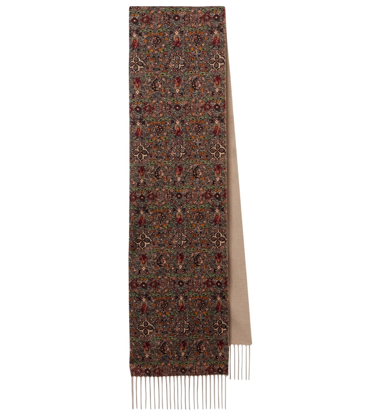 Photo: Loro Piana Cashmere scarf
