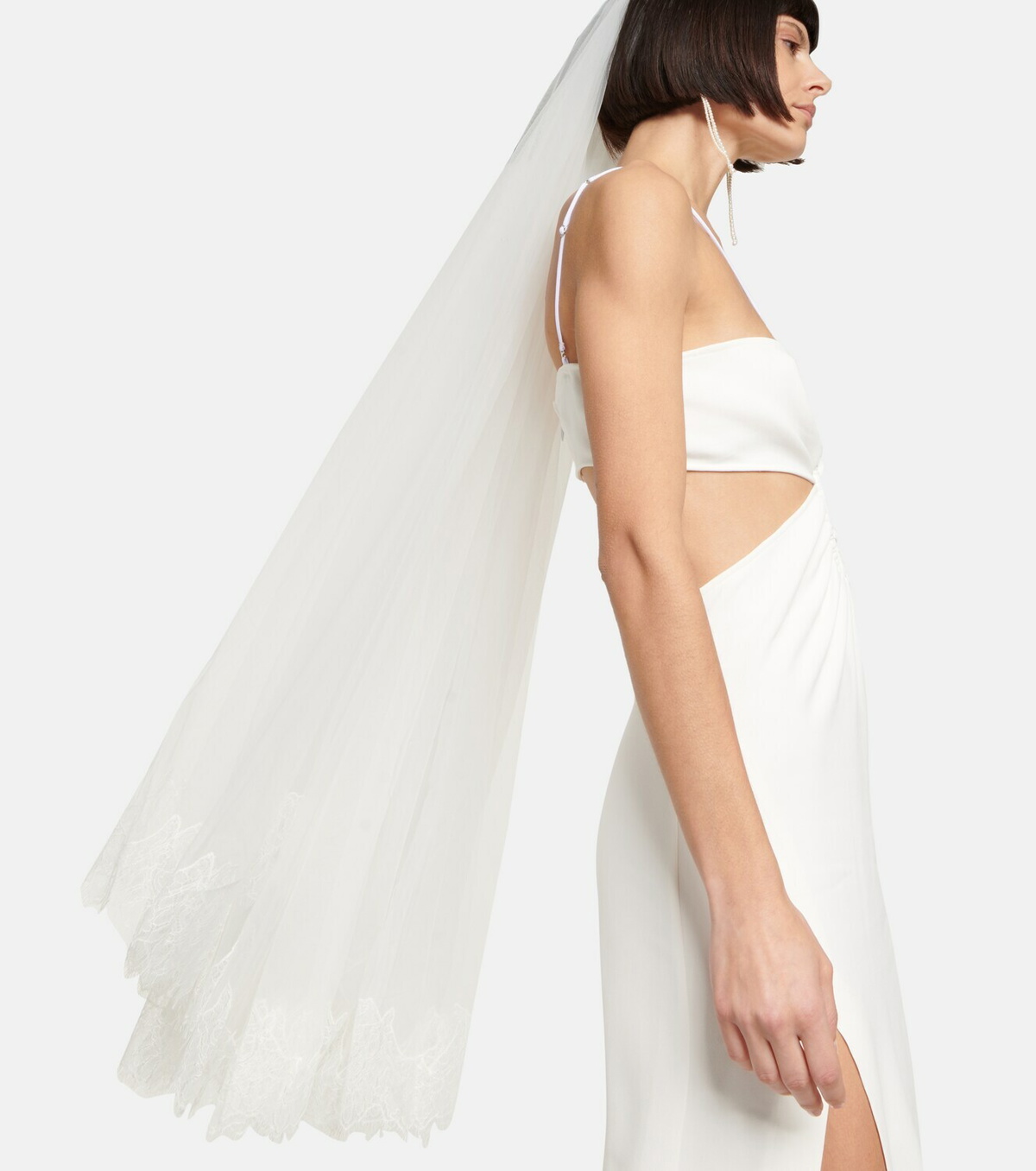 Nensi Dojaka - Bridal lace-trimmed tulle veil Nensi Dojaka