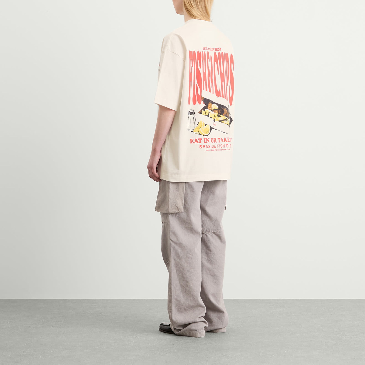 END. Coastal Fish Bar Eat In T-Shirt in Ecru