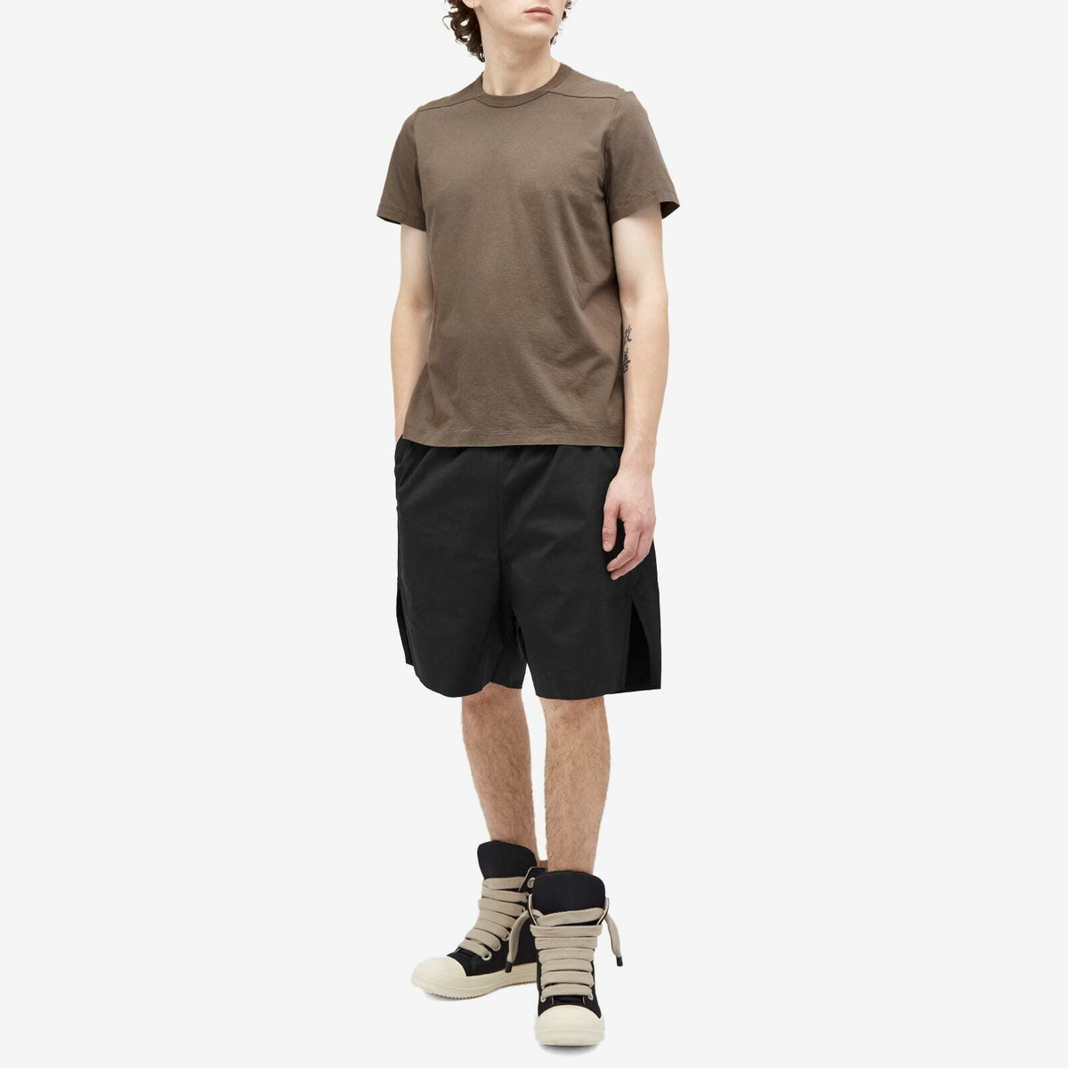 RICK OWENS | BASIC S/S TEE DUST 半袖Tシャツ Short Level T in Dust – SVRN