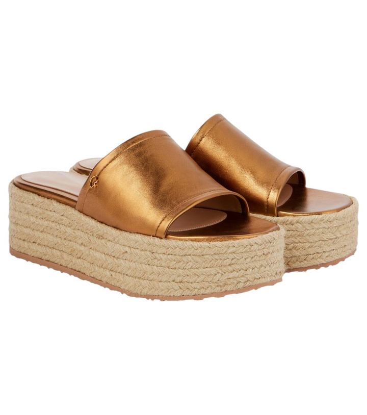 Photo: Gianvito Rossi Metallic leather espadrille slides