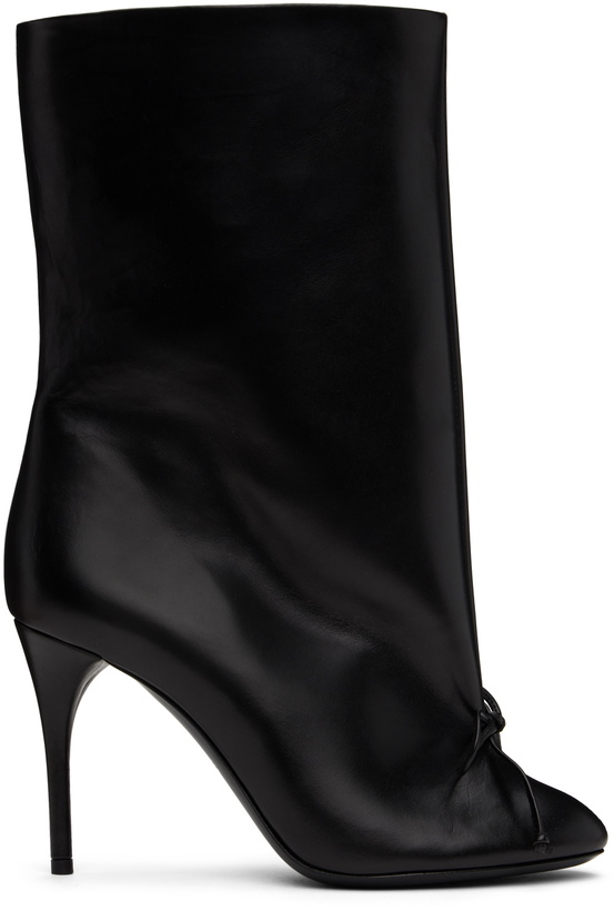 Photo: ALAÏA Black Decollete Low Boots