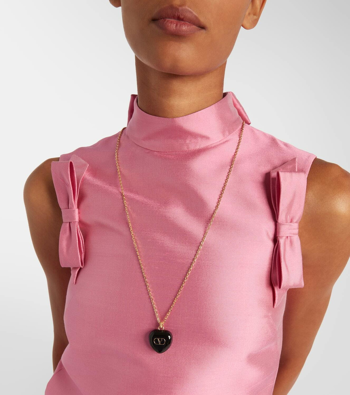 Valentino Cœur Royal VLogo enamel pendant necklace