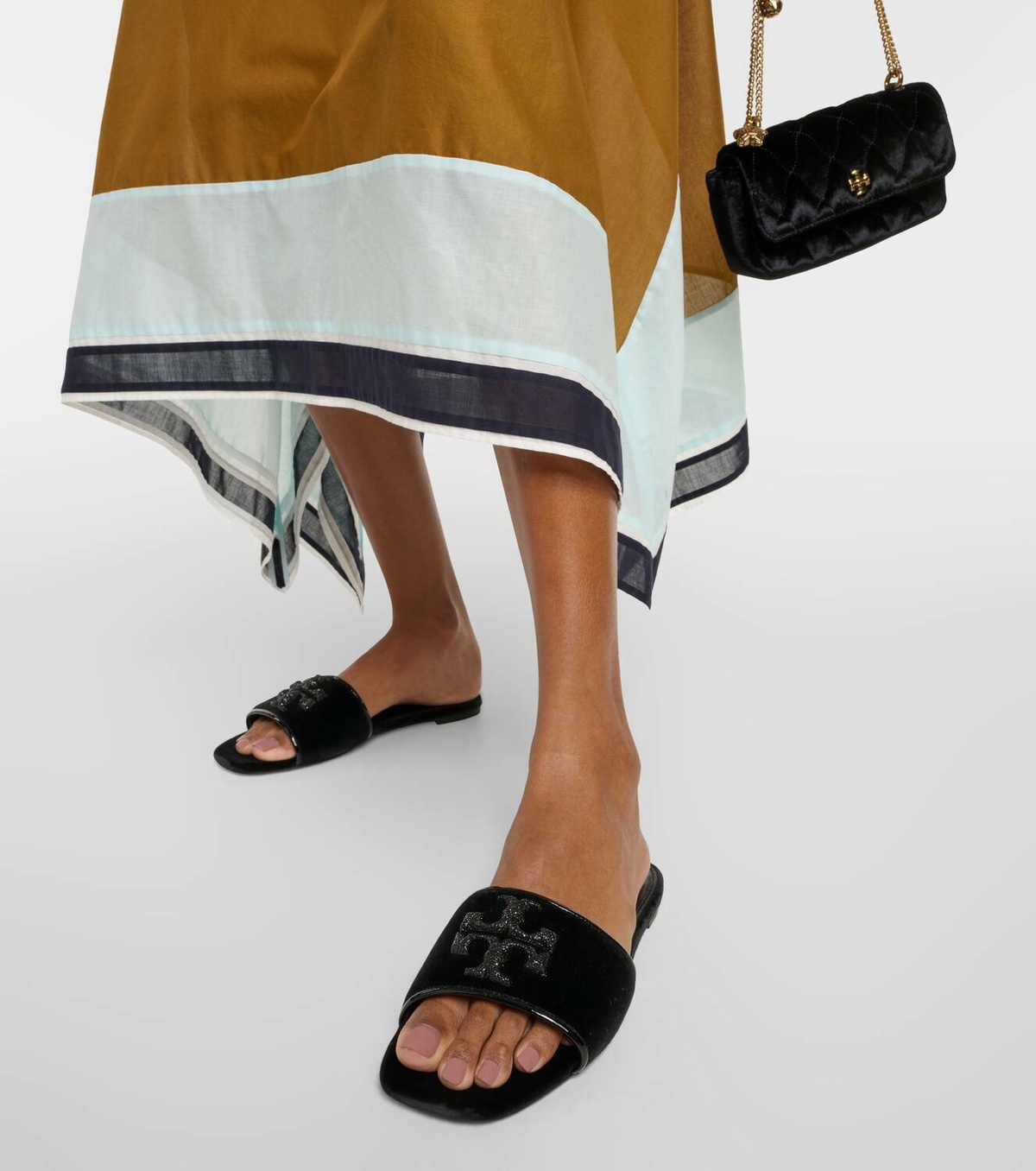 レザー★送料関税込み★Tory Burch★ELEANOR PAVE SLIDE Eleanor Pavé Slide: Women's Shoes | Sandals | Tory Burch EU