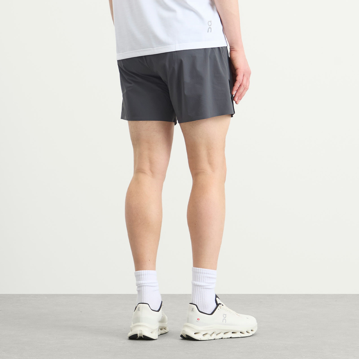 ON Men's 5" Performance Shorts in Eclipse