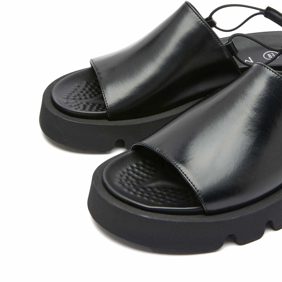 MIISTA Women's Noreen Platform Sandal in Black