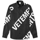 Vetements Men's Giant Logo Shirt in Blck&Wht