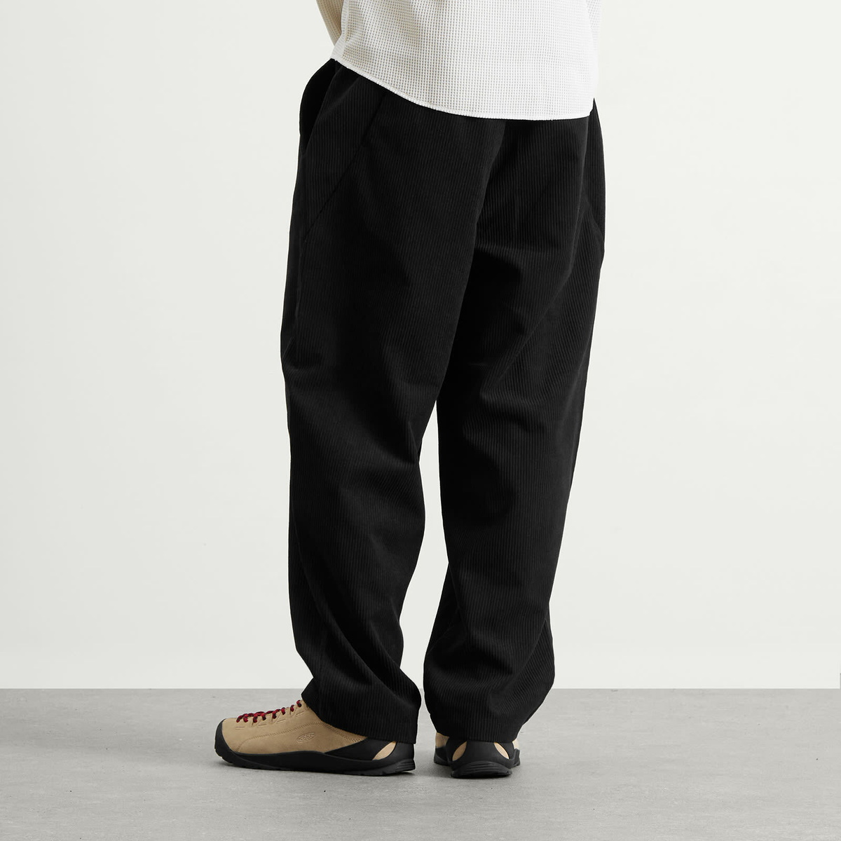 Goldwin Men's Fine Wale Corduroy Straight Trousers in Black