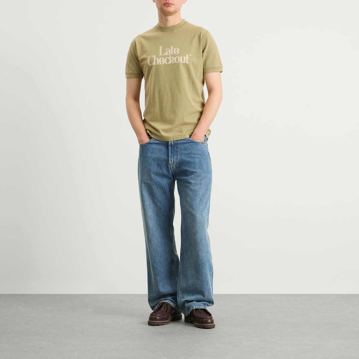 Late Checkout Men's Logo Vintage Ringer T-Shirt in Green