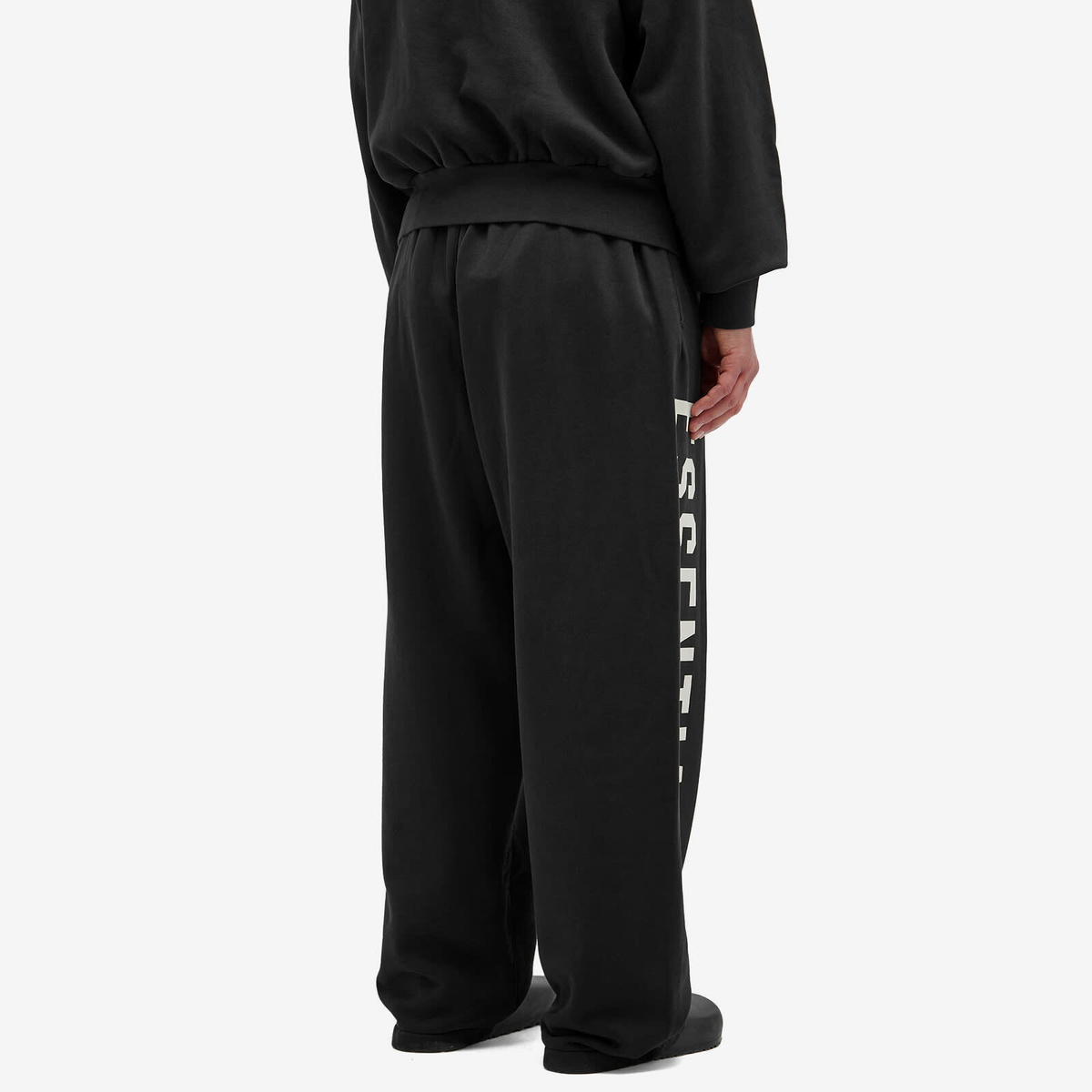 Fear of God ESSENTIALS Men's Heavy Fleece Relaxed Sweat Pants in Black