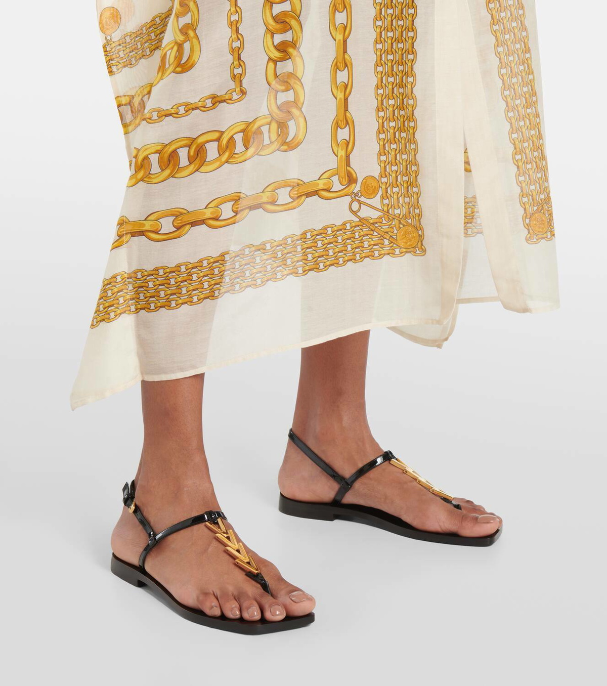 Versace V2025 Chain leather thong sandals