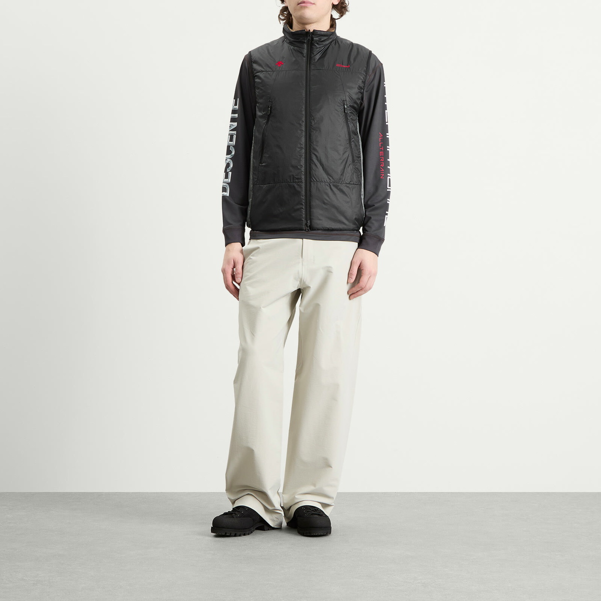 Descente Men's Allterrain x JJJJound Reversible Vest in Black/Charcoal