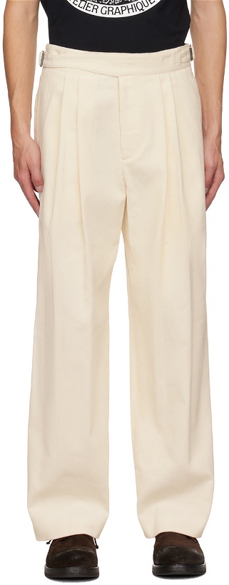 Photo: LE17SEPTEMBRE Off-White Pleated Trousers