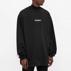 VETEMENTS Men's Long Sleeve Logo Label T-Shirt in Black/White