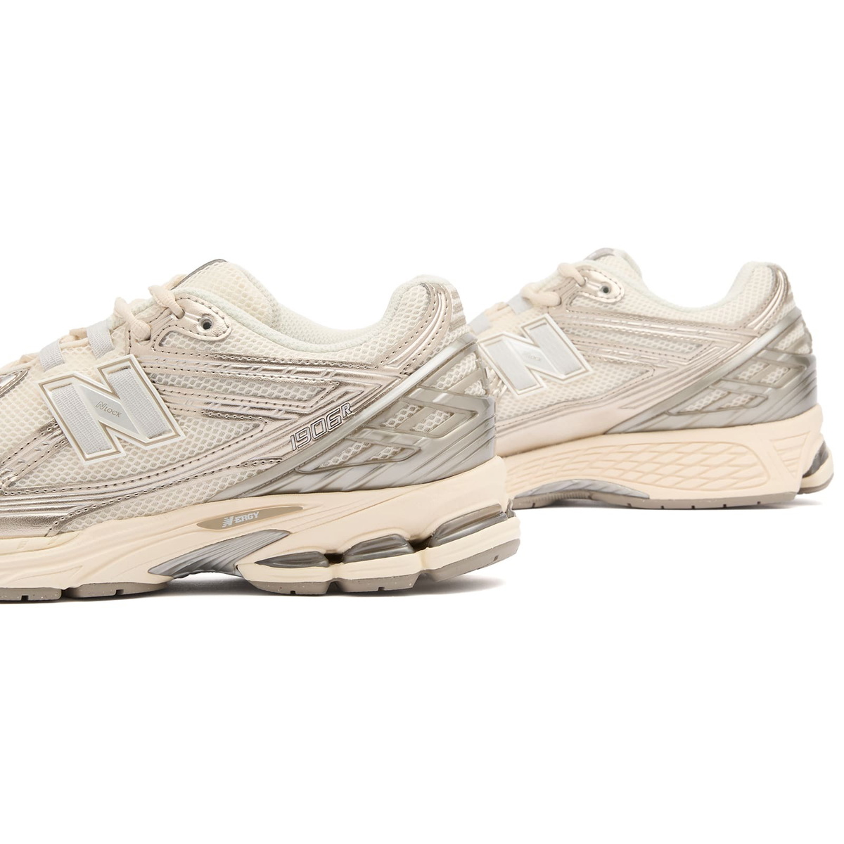 New Balance 1906R Sneaker in Arid Stone