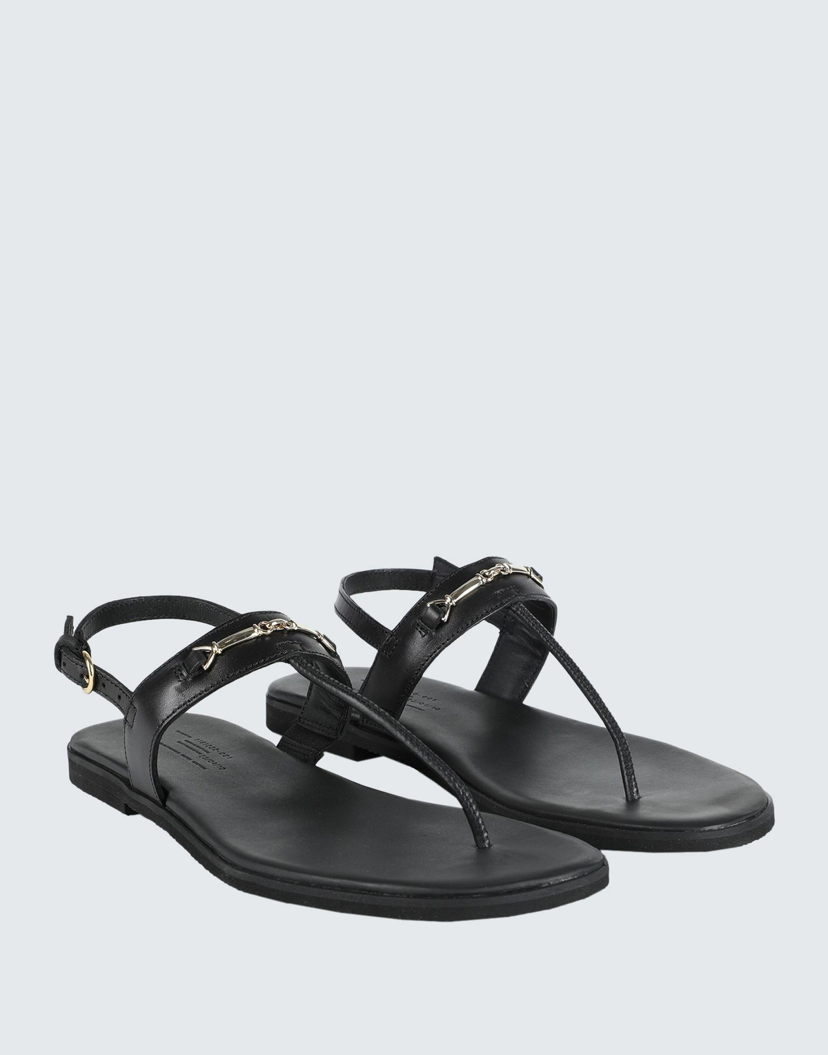 Arket Womens Thong sandal in Black
