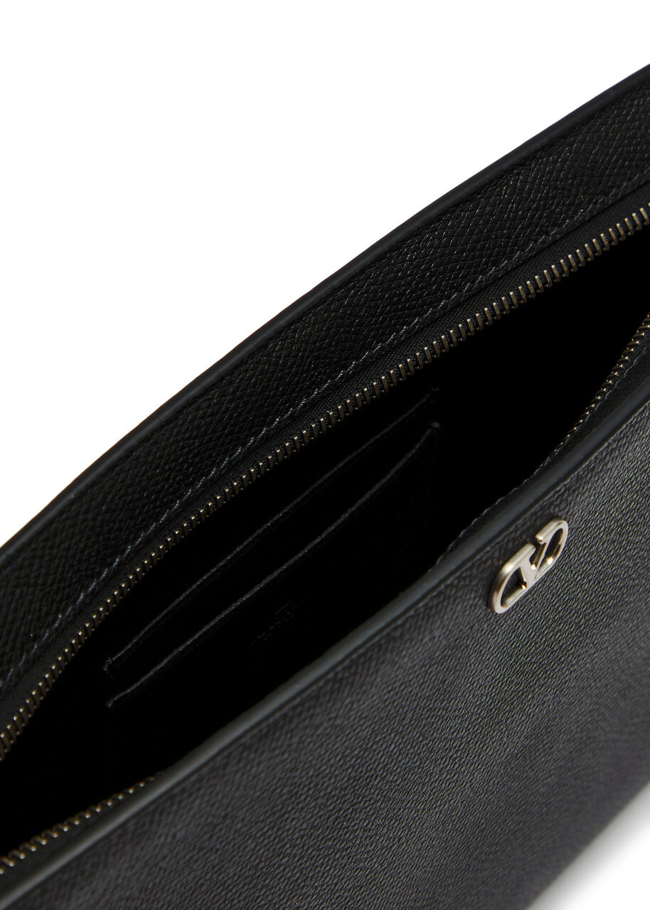 Valentino Garavani Vlogo Grained Leather Clutch - Black - One Size