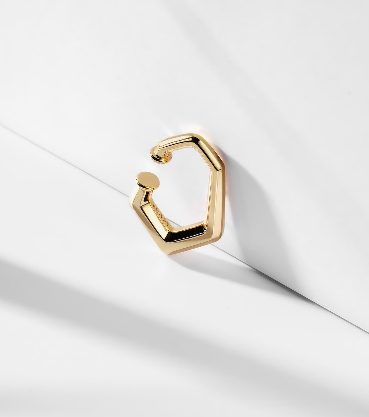 Ananya Carved 18kt gold ear cuff