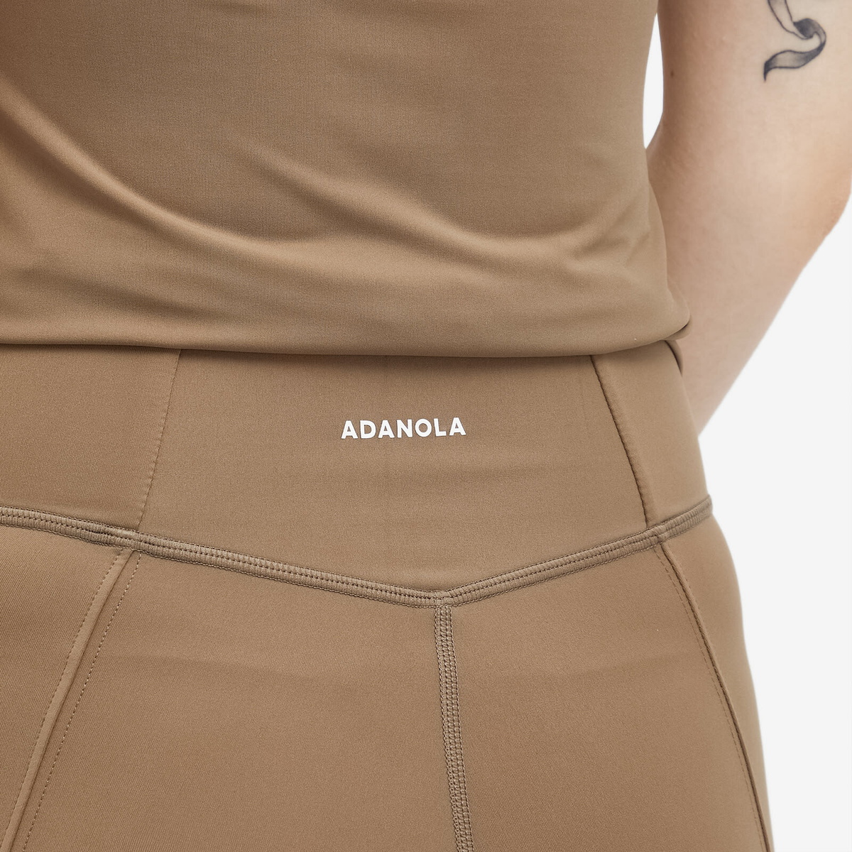Adanola Women's Ultimate Stirrup Leggings in Brown