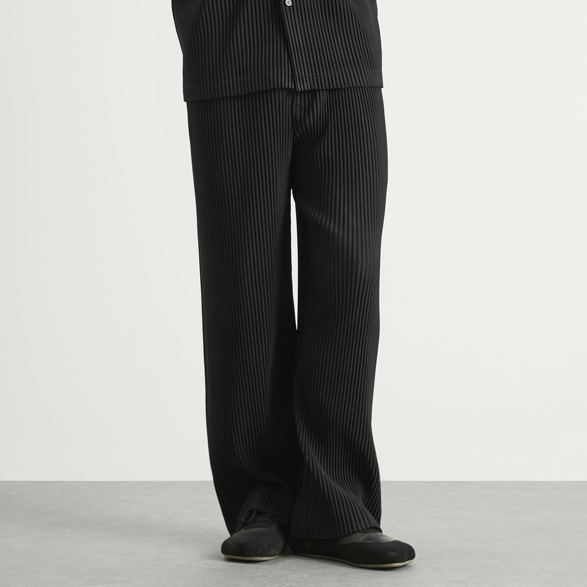 Homme Plisse Men's Wide Leg Trousers in 15-Black Homme Plisse