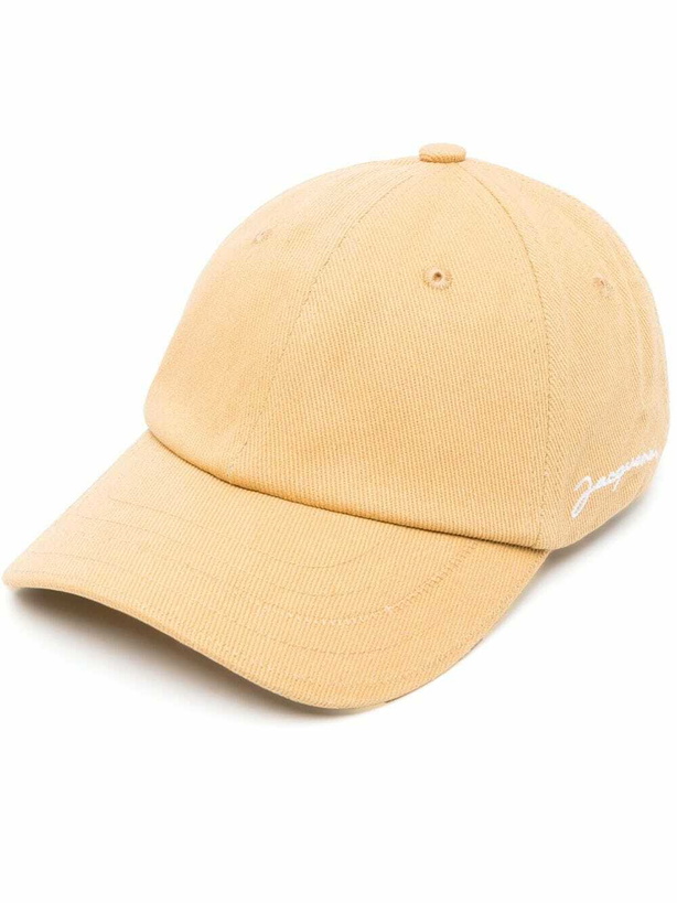 Photo: JACQUEMUS - La Casquette Jacquemus