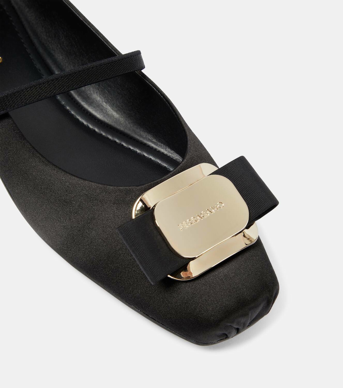 【関税&送料込】Ferragamo Black Ballerina With T-Strap Ferragamo Black Ballerina With T-Strap – LOZURI®