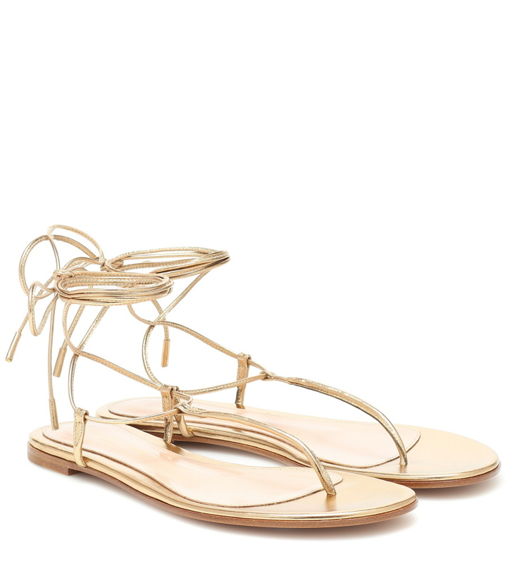 Photo: Gianvito Rossi - Gwyneth thong sandals