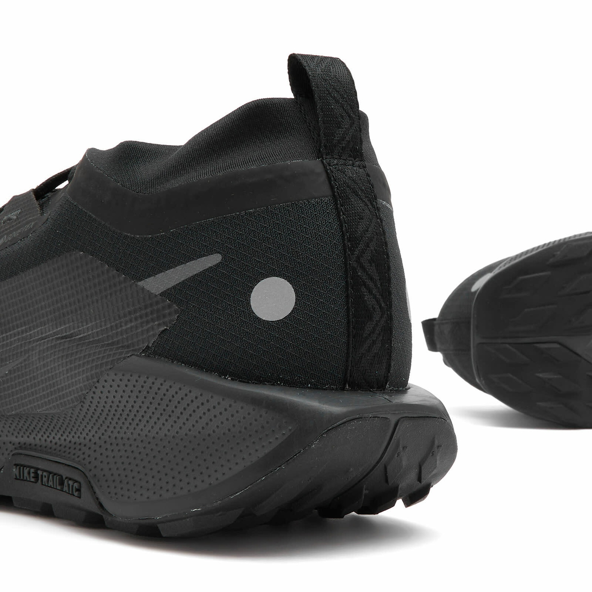 Nike Running Men's Pegasus Trail 5 GORE-TEX Sneaker in Black/Anthracite