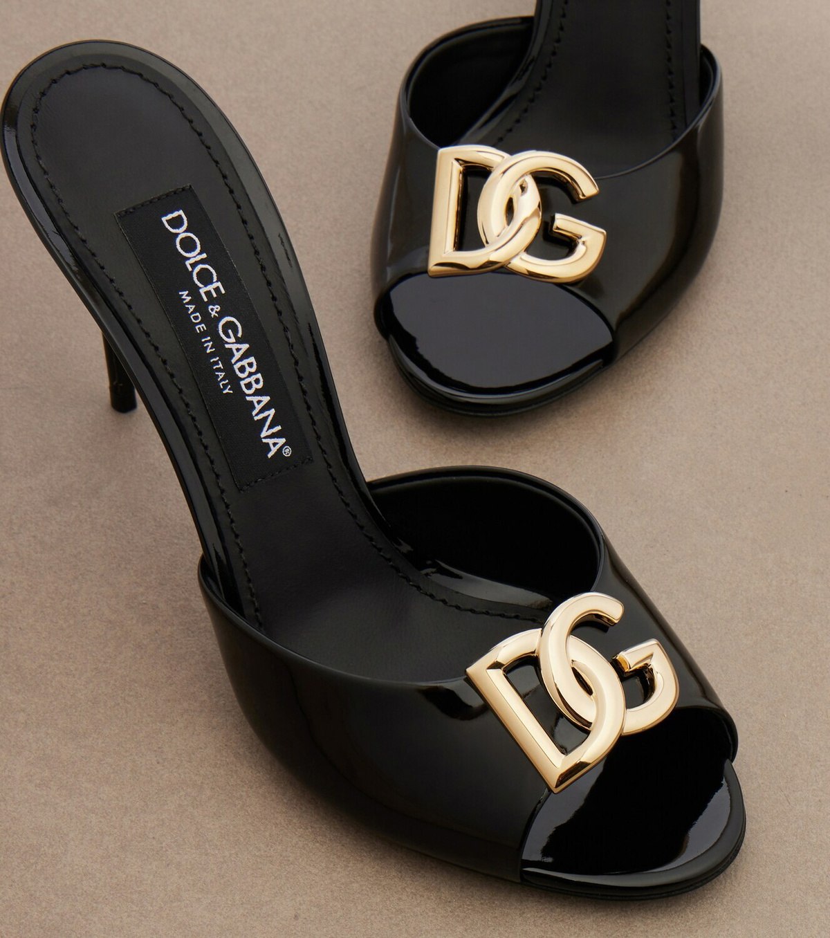 Dolce&Gabbana DG patent leather mules