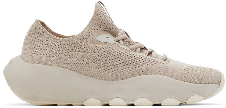 Photo: Axel Arigato Beige Apex Sneakers