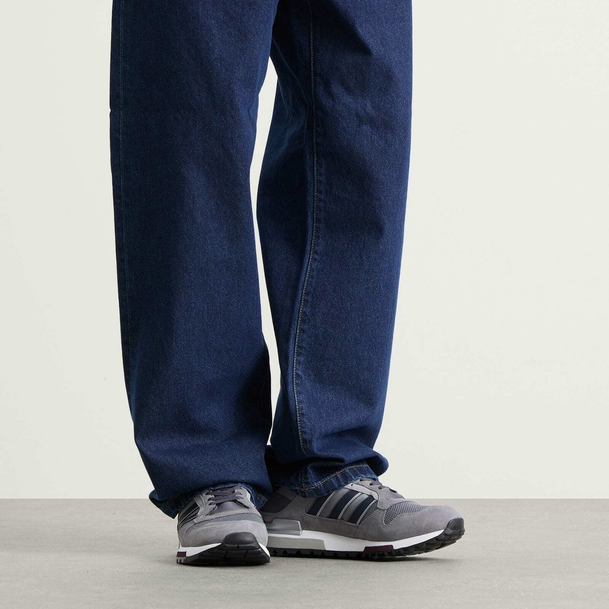 Adidas Men's ZX 600 Sneaker in Grey/Legend Ink/Maroon adidas