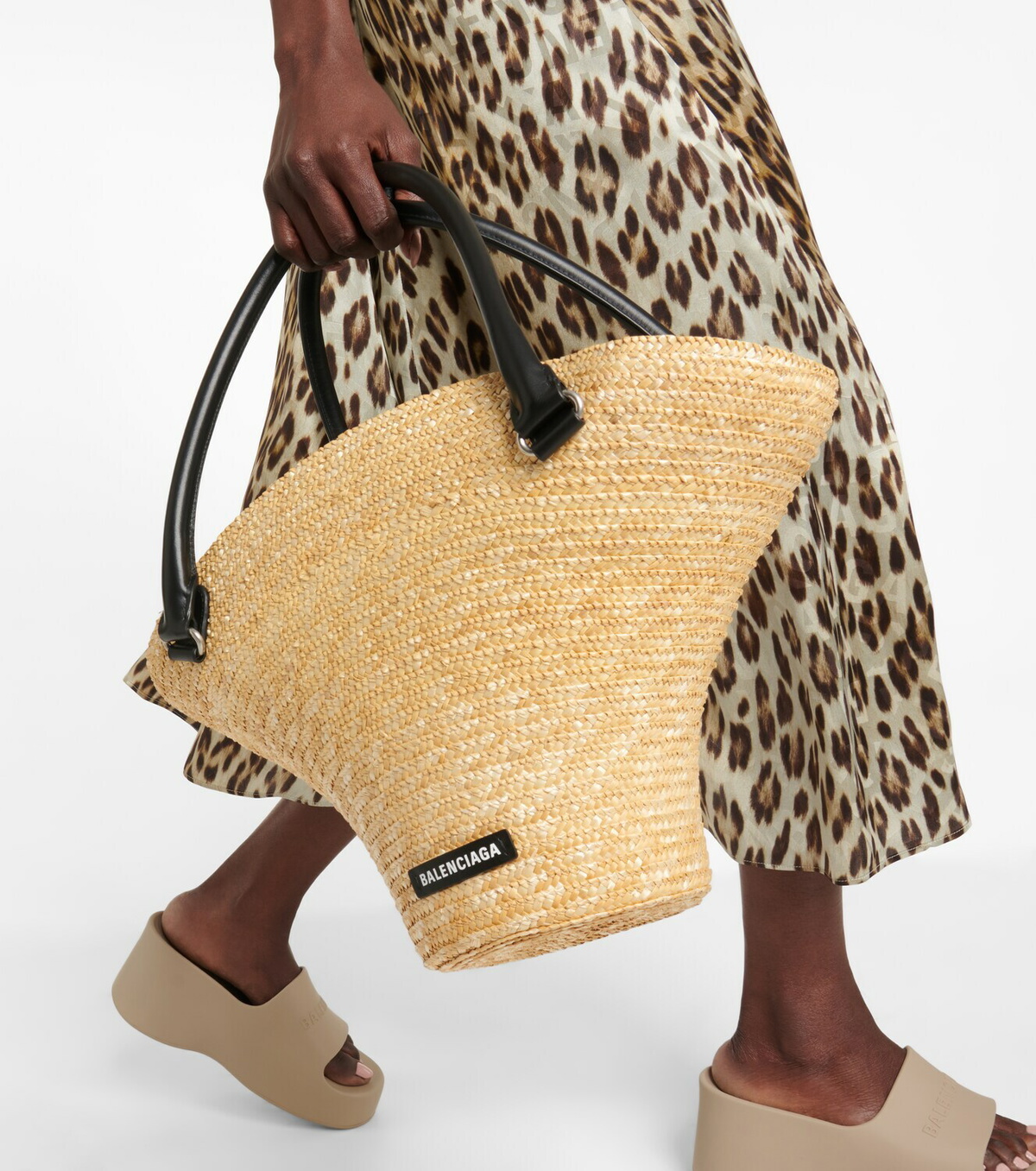 Balenciaga Beach Medium straw tote bag Balenciaga