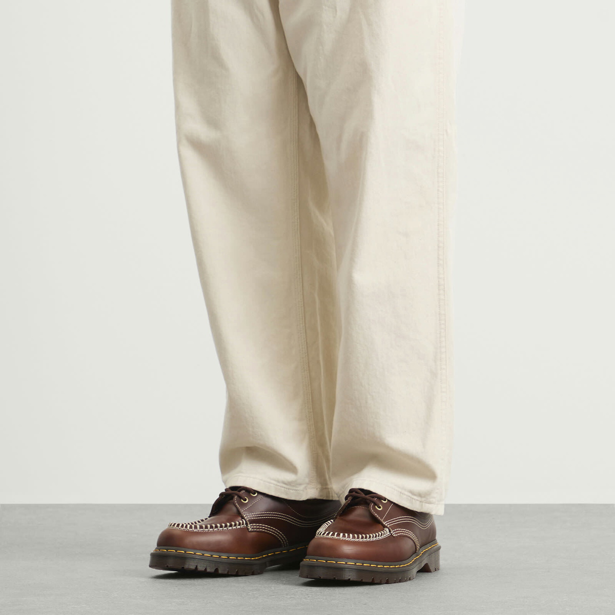 Dr. Martens Men's Lowell Leather Shoe in Butterscotch Orleans