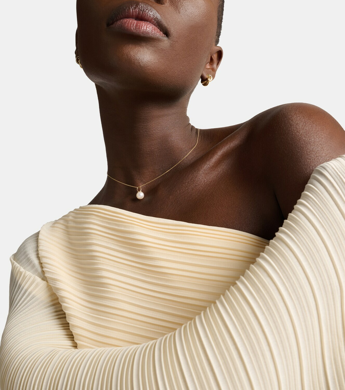 Stone and Strand Essential 18kt gold necklace with pearl