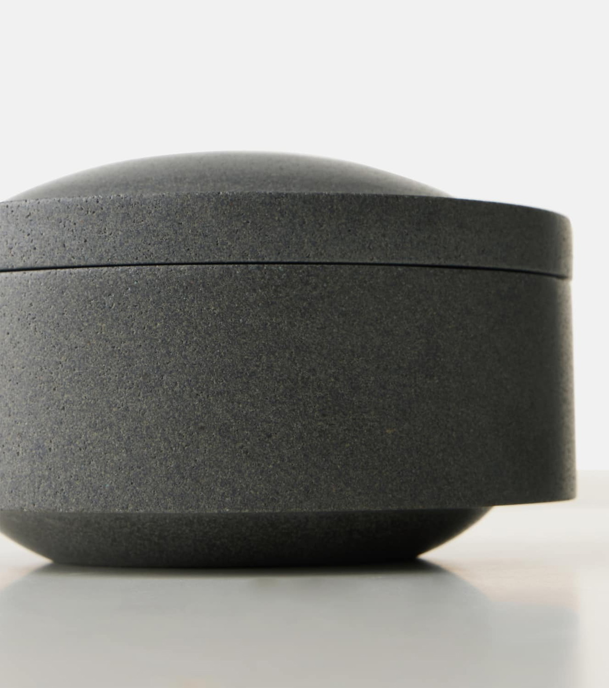 Louise Roe Gallery Object 07 stoneware container
