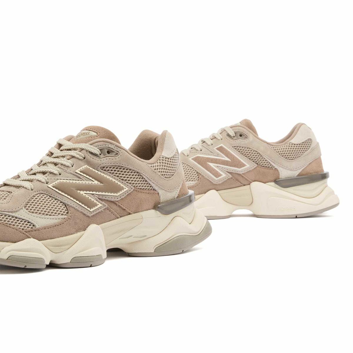 New Balance 9060 Sneaker in Mushroom