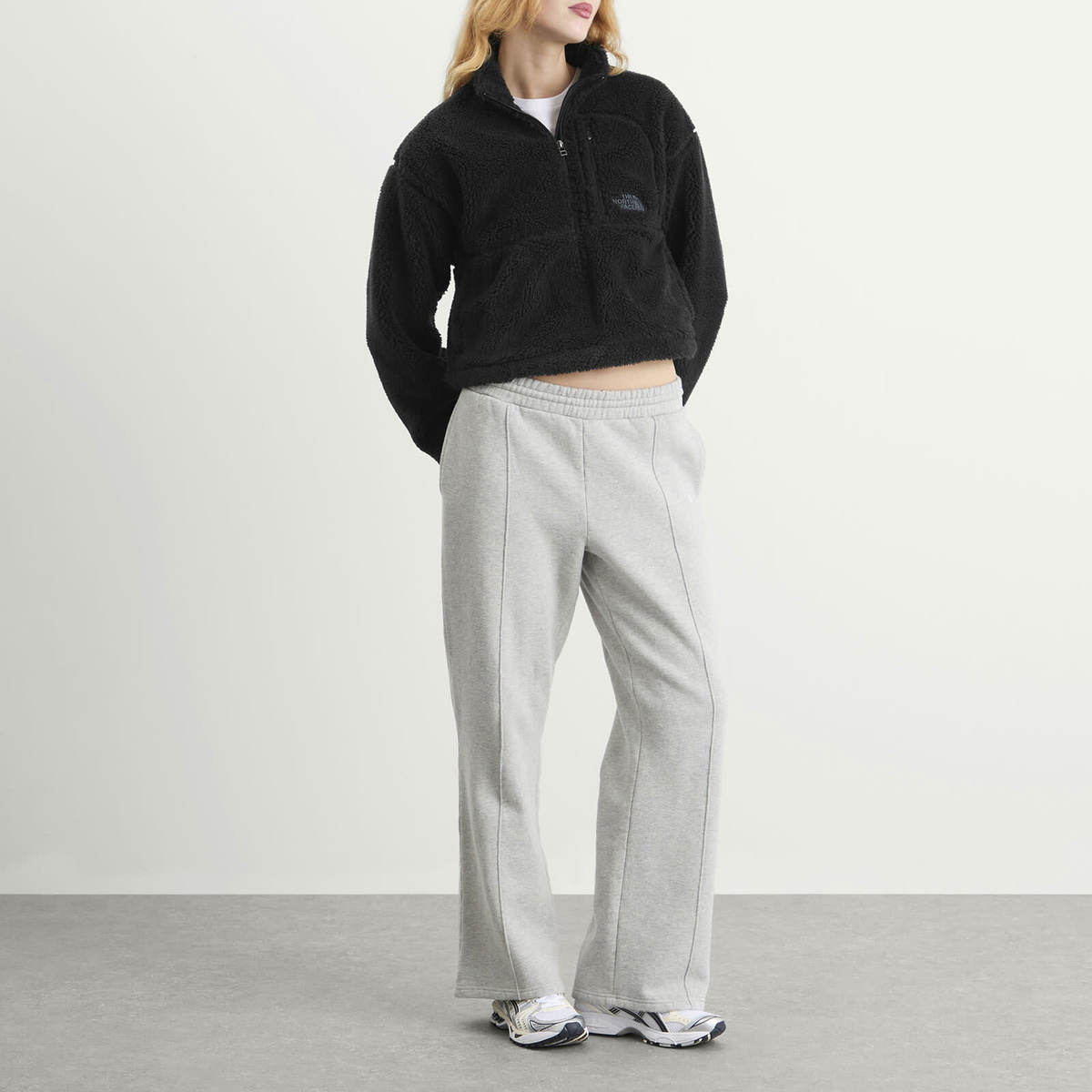 The North Face Women's Extreme Pile Pullover in Tnf Black