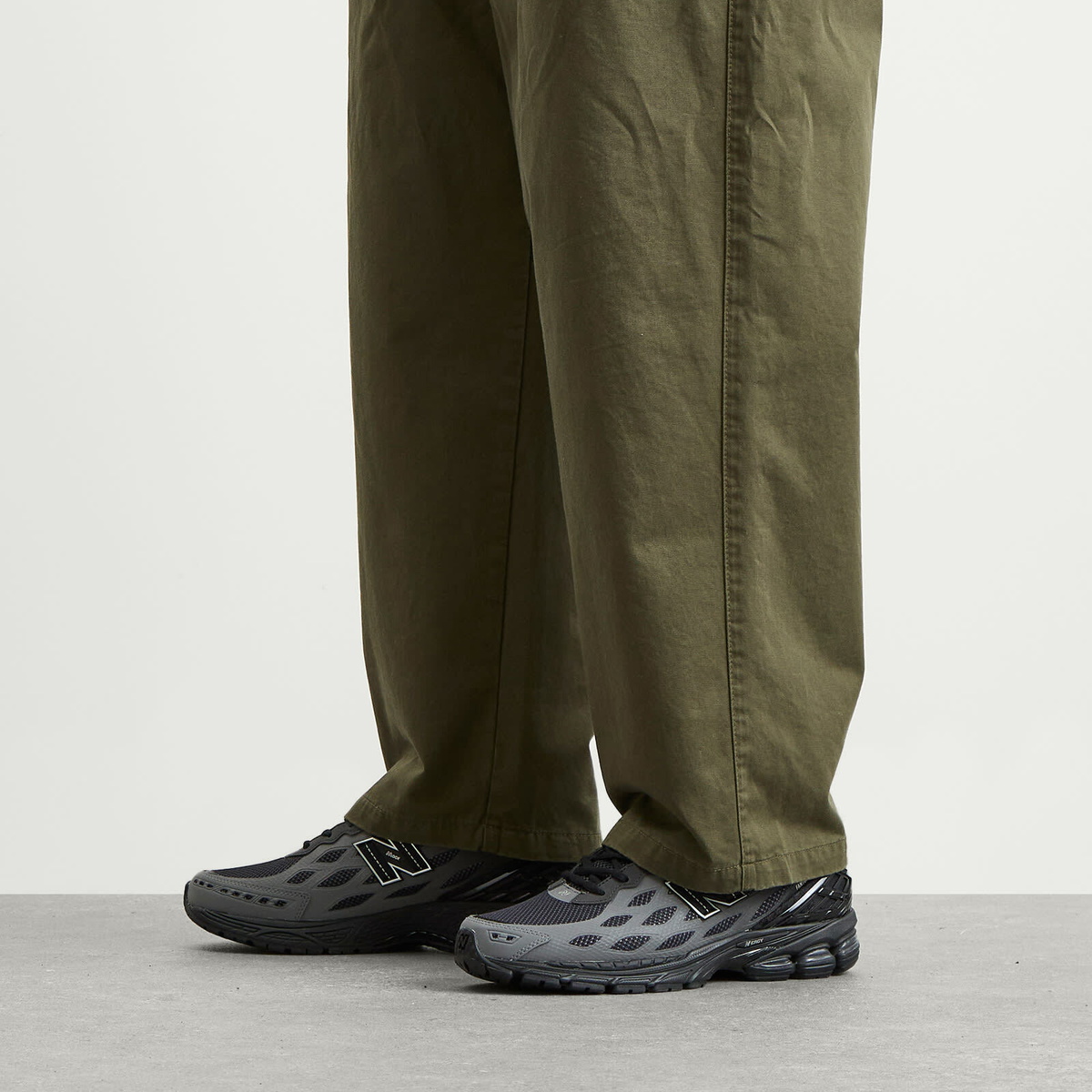 New Balance U1906WGS Sneaker in Black