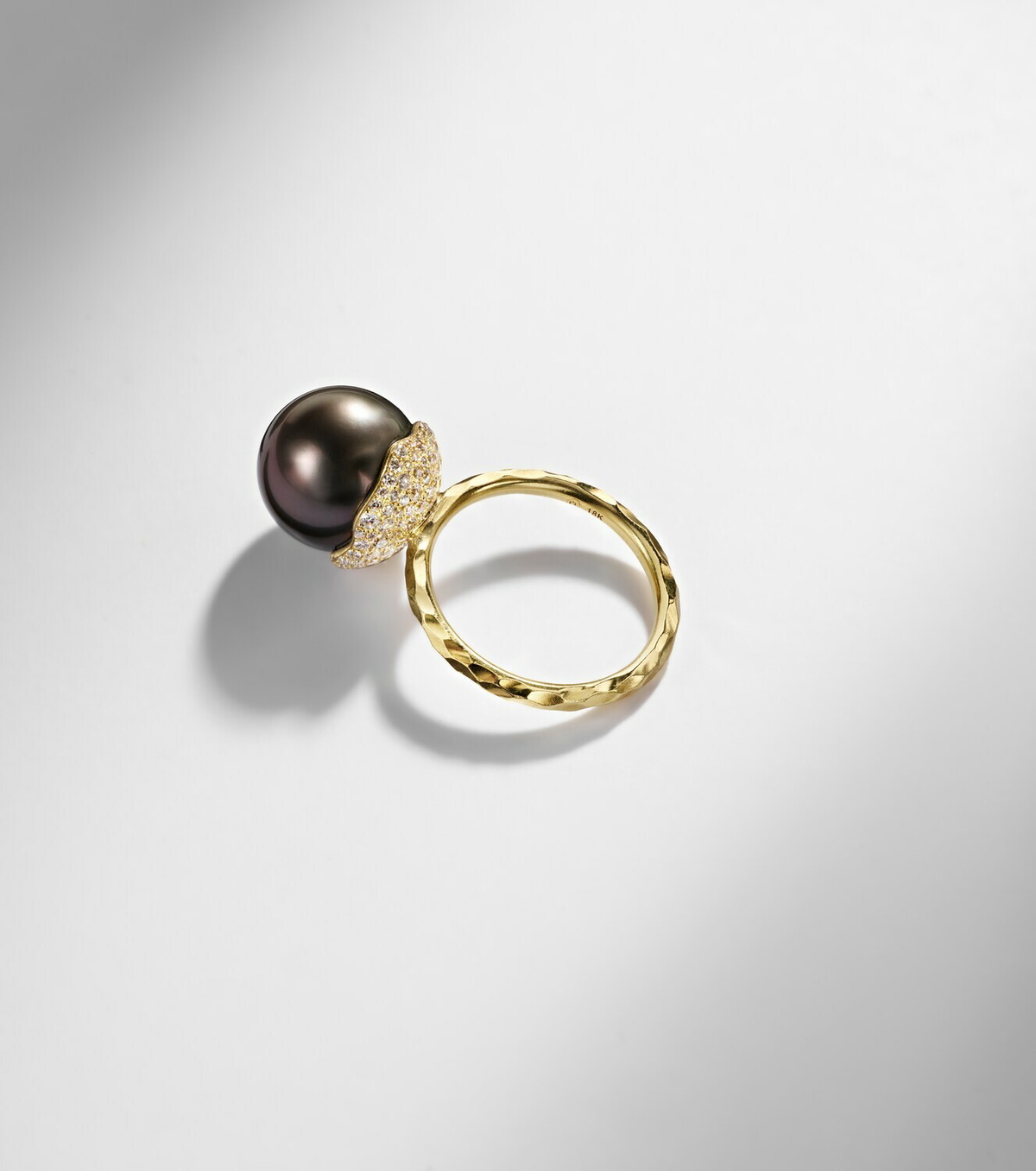 Octavia Elizabeth Orb 18kt gold ring with pearl and diamonds