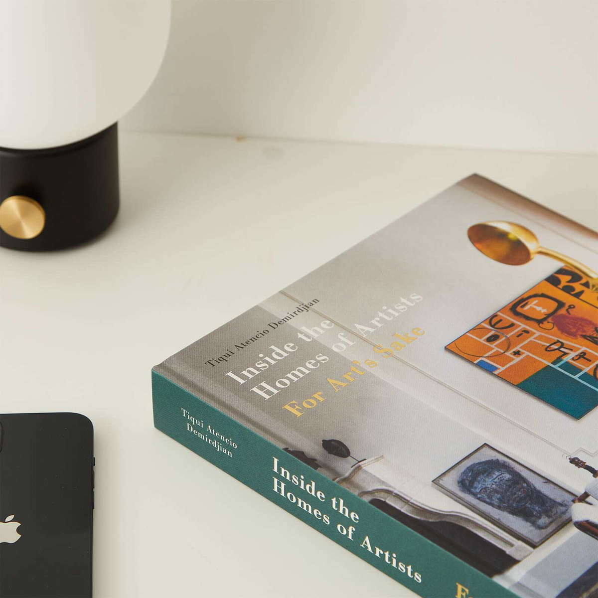 Rizzoli Inside The Homes Of Artists: For Art's Sake in Tiqui Atencio Demirdjian/Jean-Francois Jaussaud 