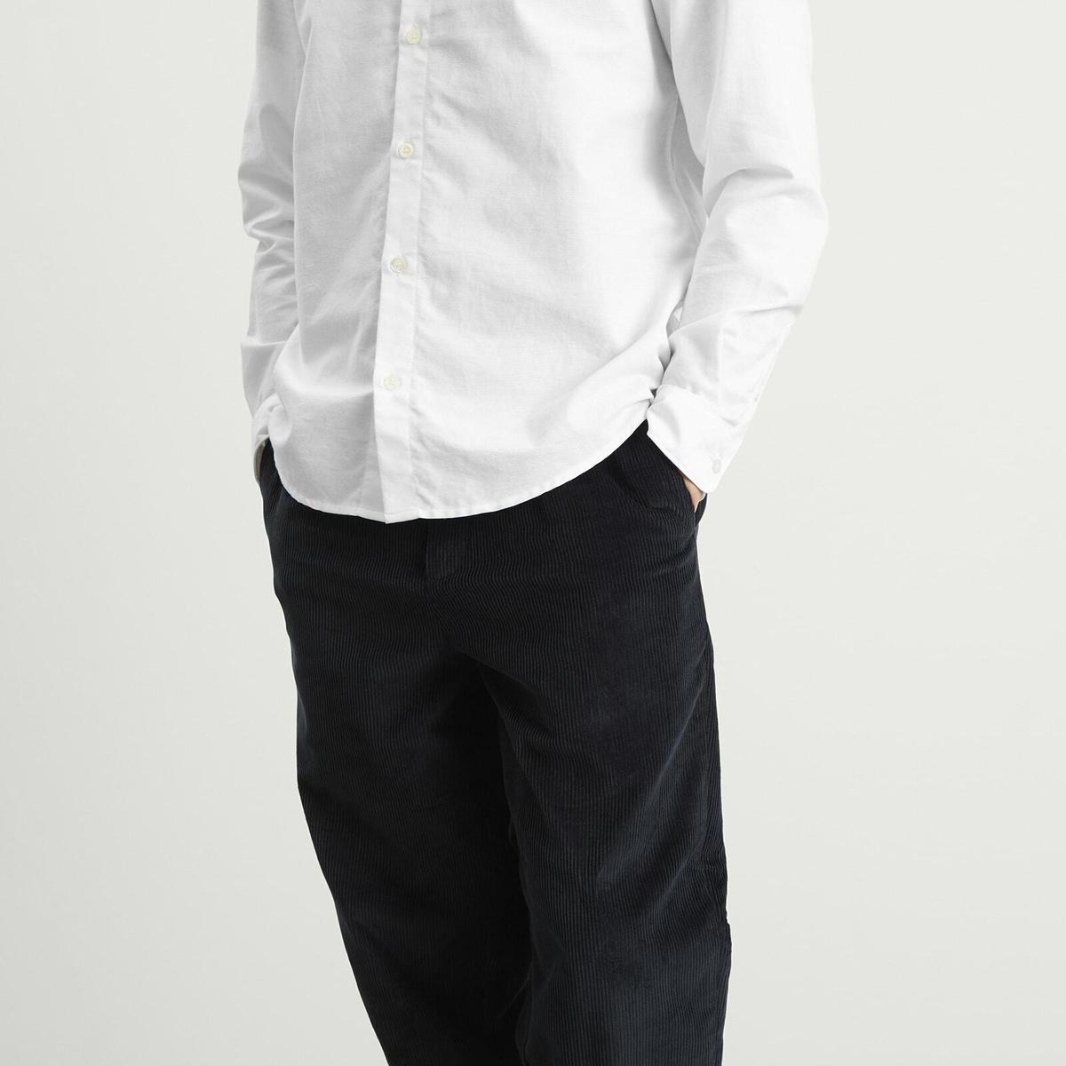 Fred Perry Men's Tapered Corduroy Trouser in Navy