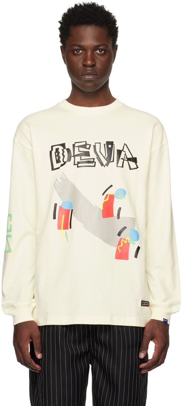 Photo: DEVÁ STATES Off-White Printed Long Sleeve T-Shirt