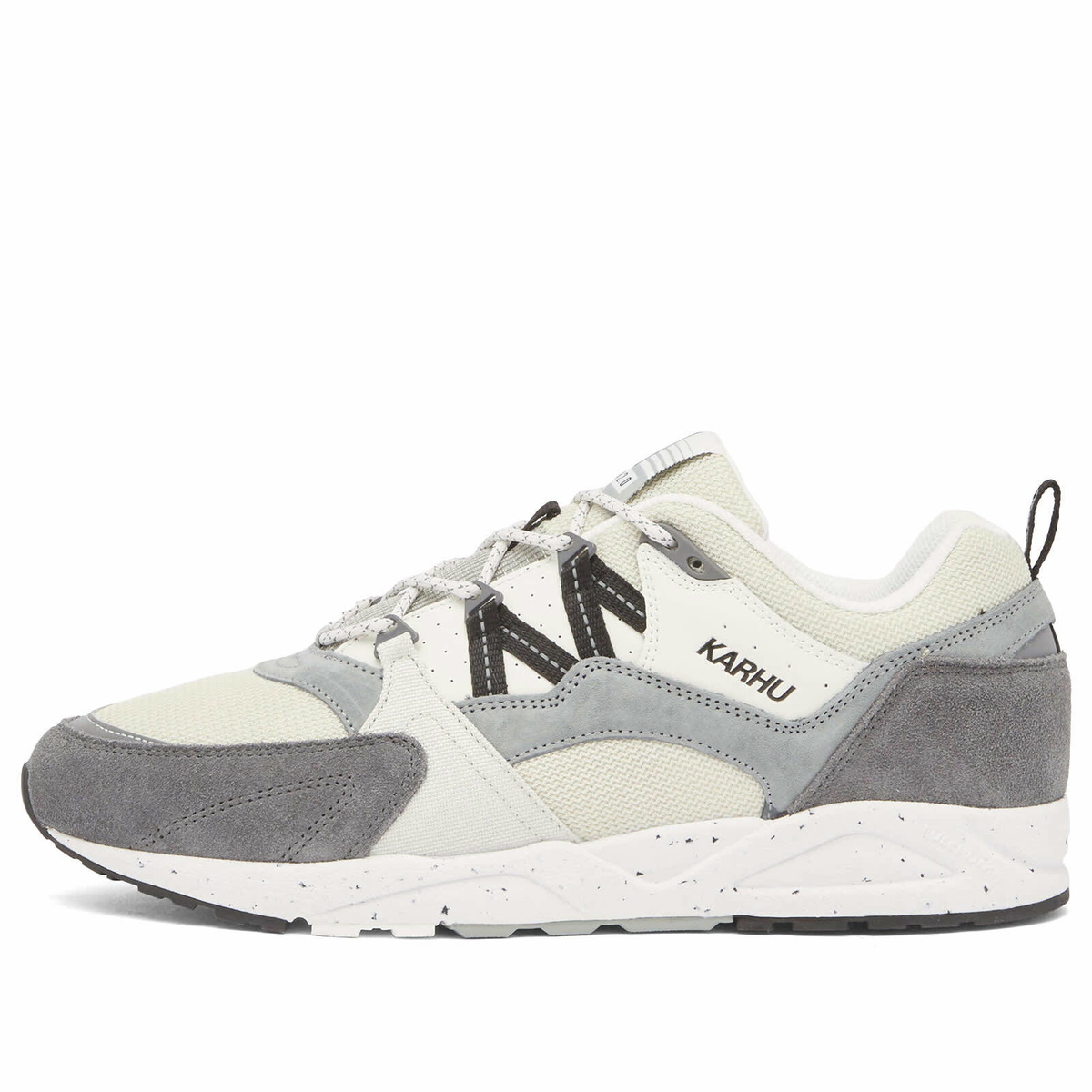 Karhu Men's Fusion 2.0 Sneaker in Limestone/Jet Black