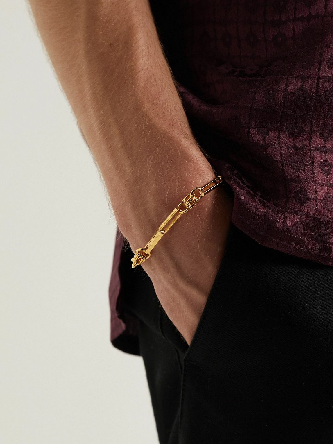 CASSANDRE bracelet in 18K yellow gold | Saint Laurent | YSL.com