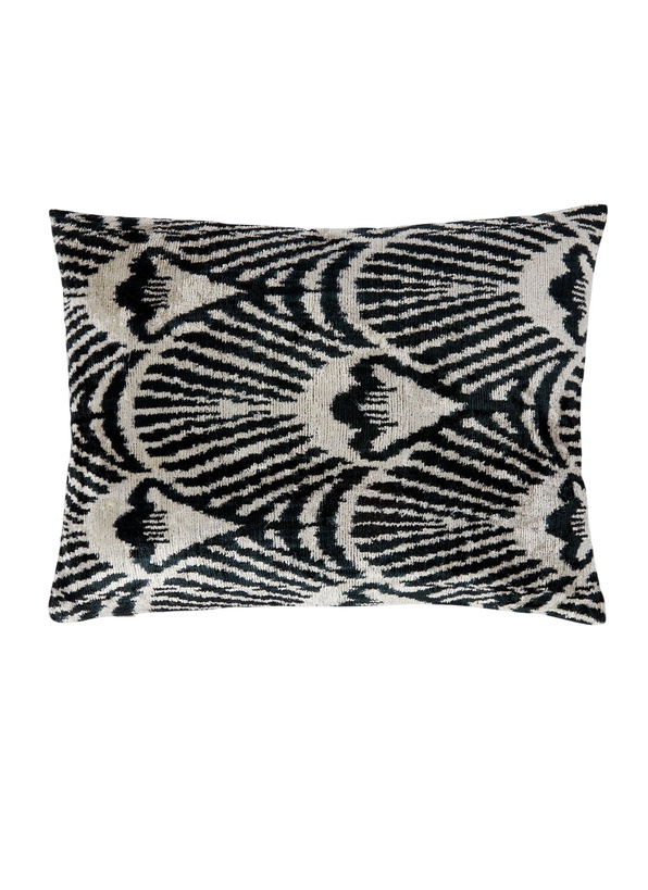 Photo: Les Ottomans Velvet Cushion